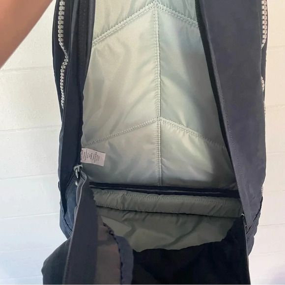 EUC Kipling Hal Large Expandable Unisex Backpack in Dark Blue - Picture 11 of 13